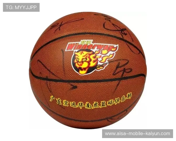 易建联给粉丝签名到手抽筋，背后故事让人动容